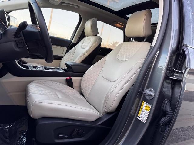 2024 Ford Edge Titanium w/Panoramic Roof