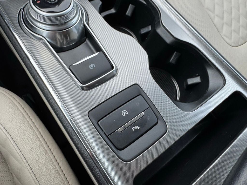 2024 Ford Edge Titanium