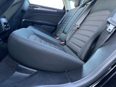 2019 Ford Fusion Hybrid SE w/ Navigation + Adaptive Cruise