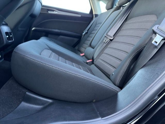 2019 Ford Fusion Hybrid SE w/ Navigation + Adaptive Cruise