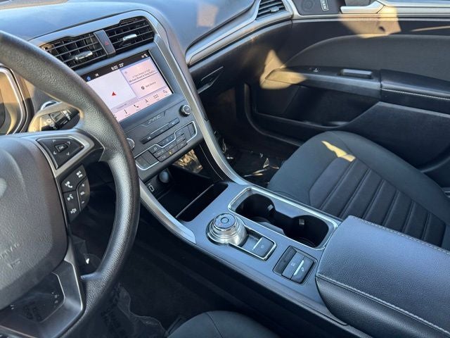 2019 Ford Fusion Hybrid SE w/ Navigation + Adaptive Cruise