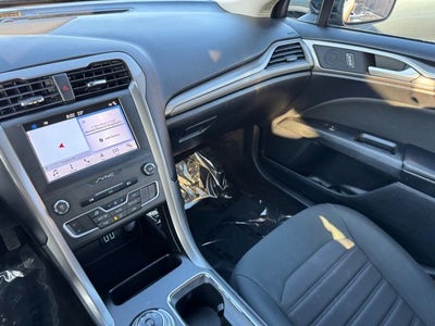 2019 Ford Fusion Hybrid SE w/ Navigation + Adaptive Cruise
