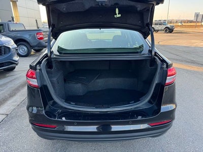 2019 Ford Fusion Hybrid SE w/ Navigation + Adaptive Cruise