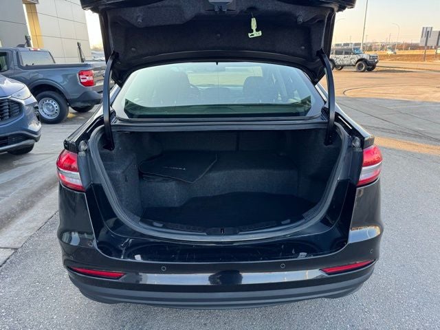 2019 Ford Fusion Hybrid SE w/ Navigation + Adaptive Cruise