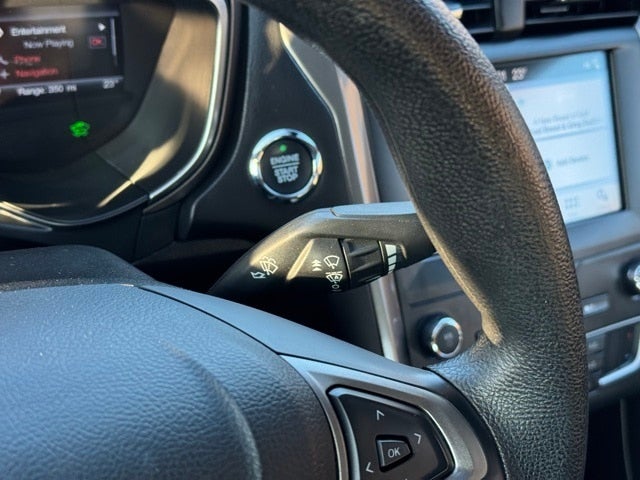 2019 Ford Fusion Hybrid SE w/ Navigation + Adaptive Cruise