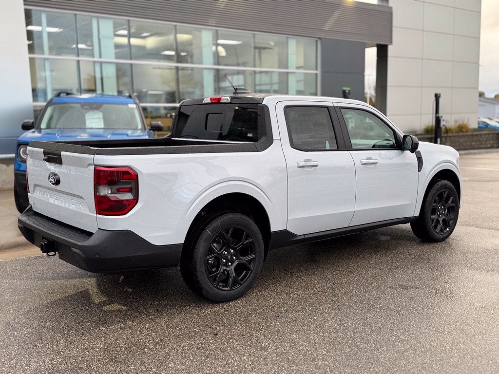 2026 Ford Maverick Lariat w/ 4k Tow and Black Appearance