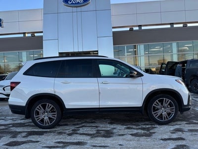 2022 Honda Pilot Sport w/ Adaptive Cruise + Heated Steering Wheel
