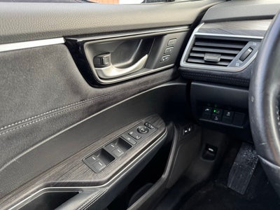 2018 Honda Clarity Plug-In Hybrid Touring w/ Navigation + Adaptive Cruise