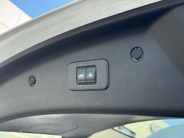 2021 Nissan Armada SV w/ Intelligent Cruise Control + Power Liftgate