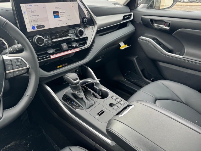 2026 Toyota Highlander Hybrid XLE