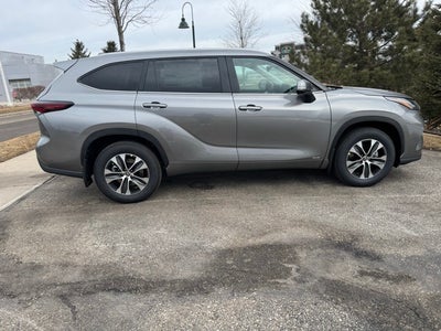 2026 Toyota Highlander Hybrid XLE