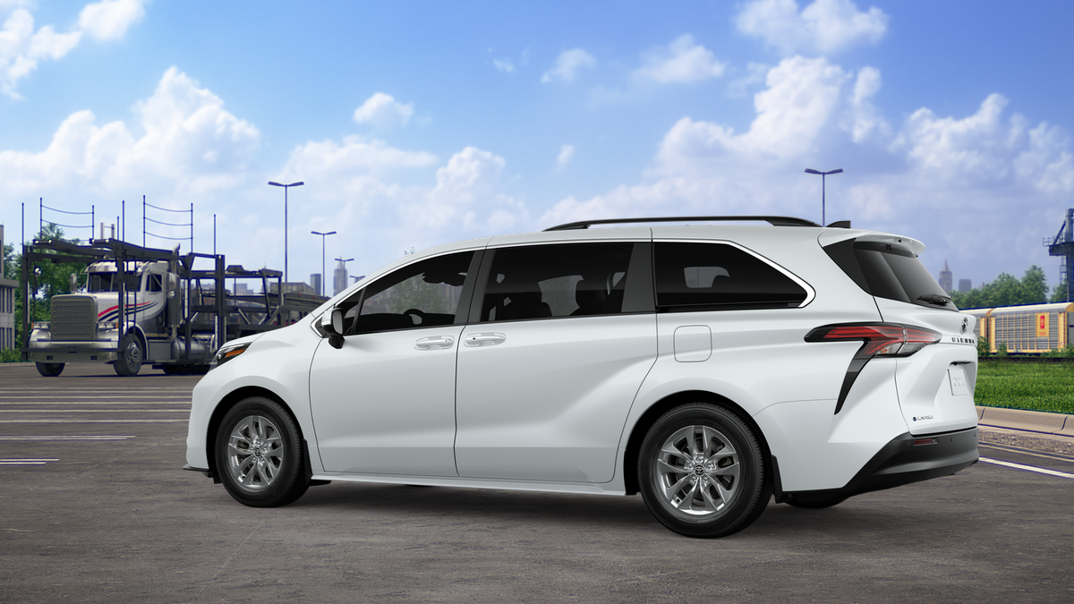 2026 Toyota Sienna XLE