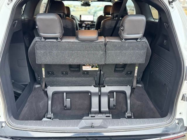 2025 Toyota SIENNA LTD AWD Limited 7 Passenger