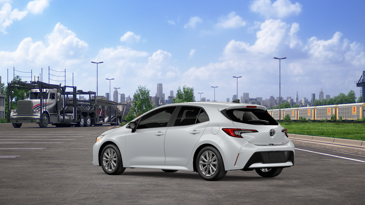 2027 Toyota Corolla Hatchback SE
