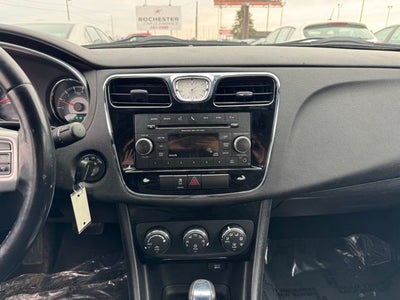 2011 Chrysler 200 Touring