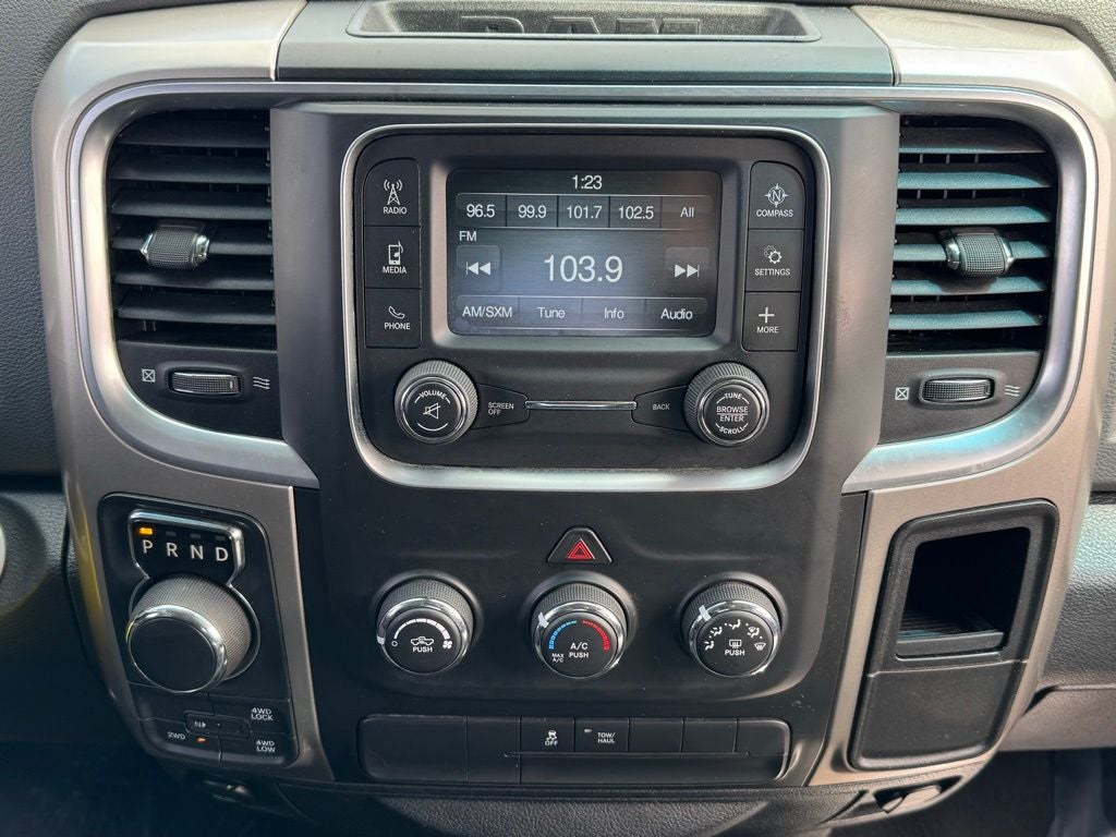2017 RAM 1500 SLT