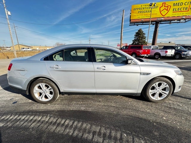 2018 Ford Taurus SE