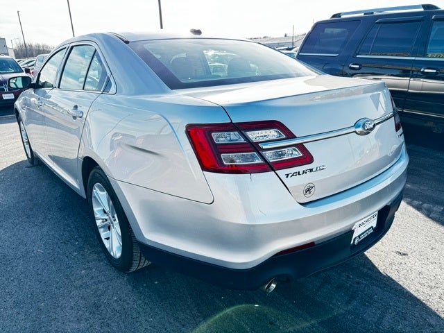 2018 Ford Taurus SE