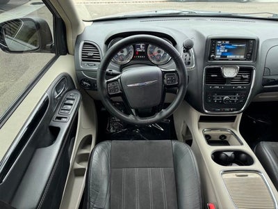 2014 Chrysler Town & Country Touring-L