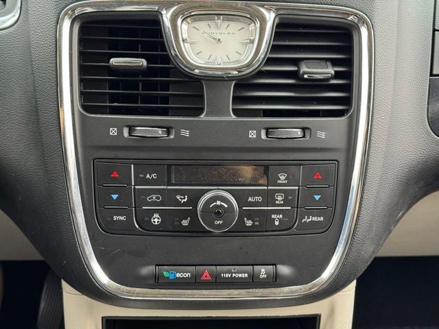 2014 Chrysler Town & Country Touring-L