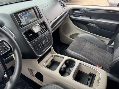 2014 Chrysler Town & Country Touring-L