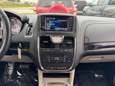 2014 Chrysler Town & Country Touring-L