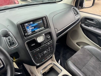 2014 Chrysler Town & Country Touring-L