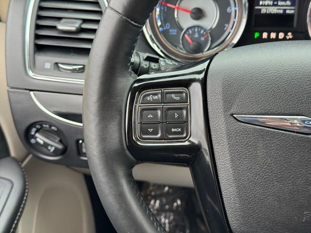 2014 Chrysler Town & Country Touring-L