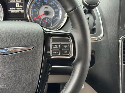 2014 Chrysler Town & Country Touring-L