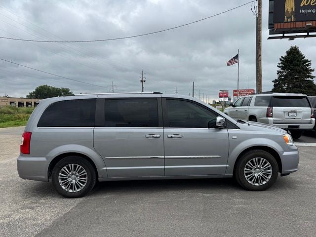 2014 Chrysler Town & Country Touring-L