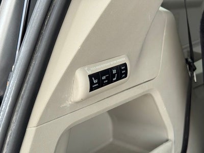 2014 Chrysler Town & Country Touring-L