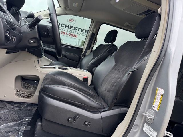 2014 Chrysler Town & Country Touring-L