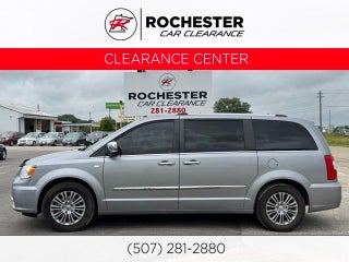2014 Chrysler Town &amp; Country Touring-L