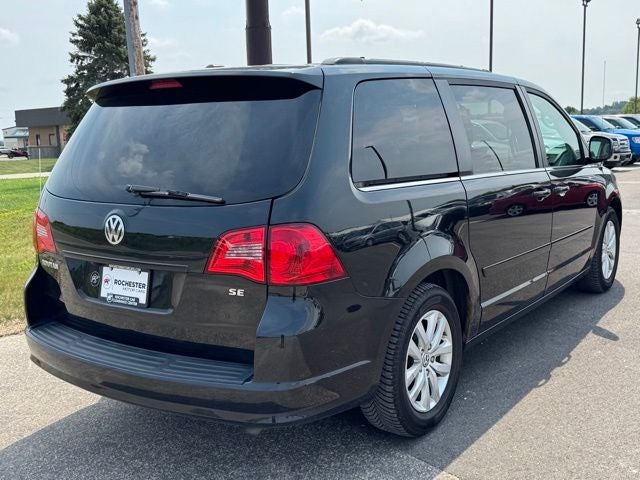 2013 Volkswagen Routan SE