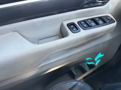 2010 Volkswagen Routan SE