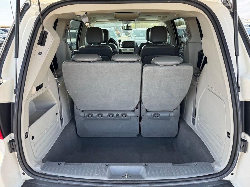 2010 Volkswagen Routan SEL