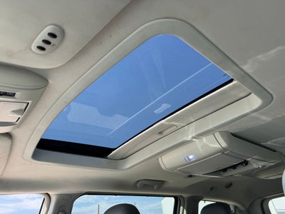 2010 Volkswagen Routan SEL