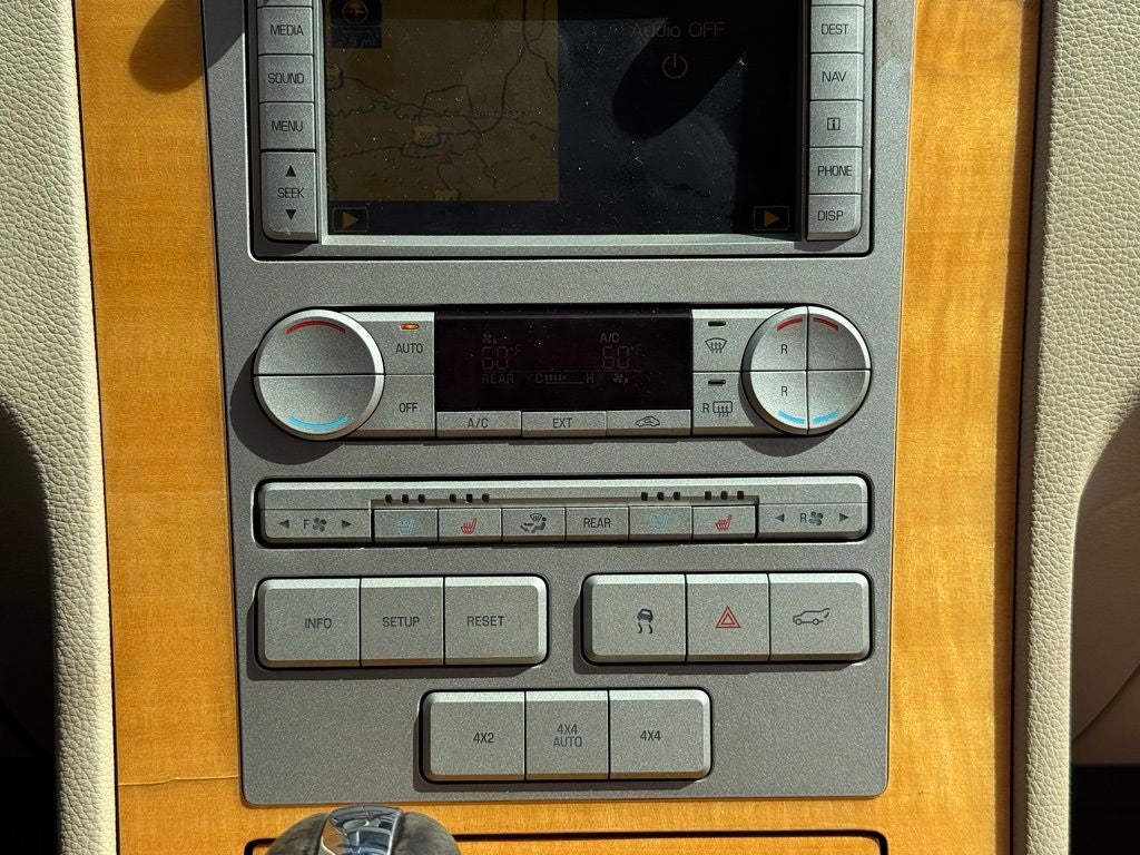2010 Lincoln Navigator L Base
