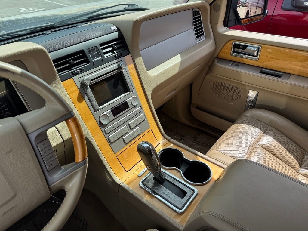 2010 Lincoln Navigator L Base