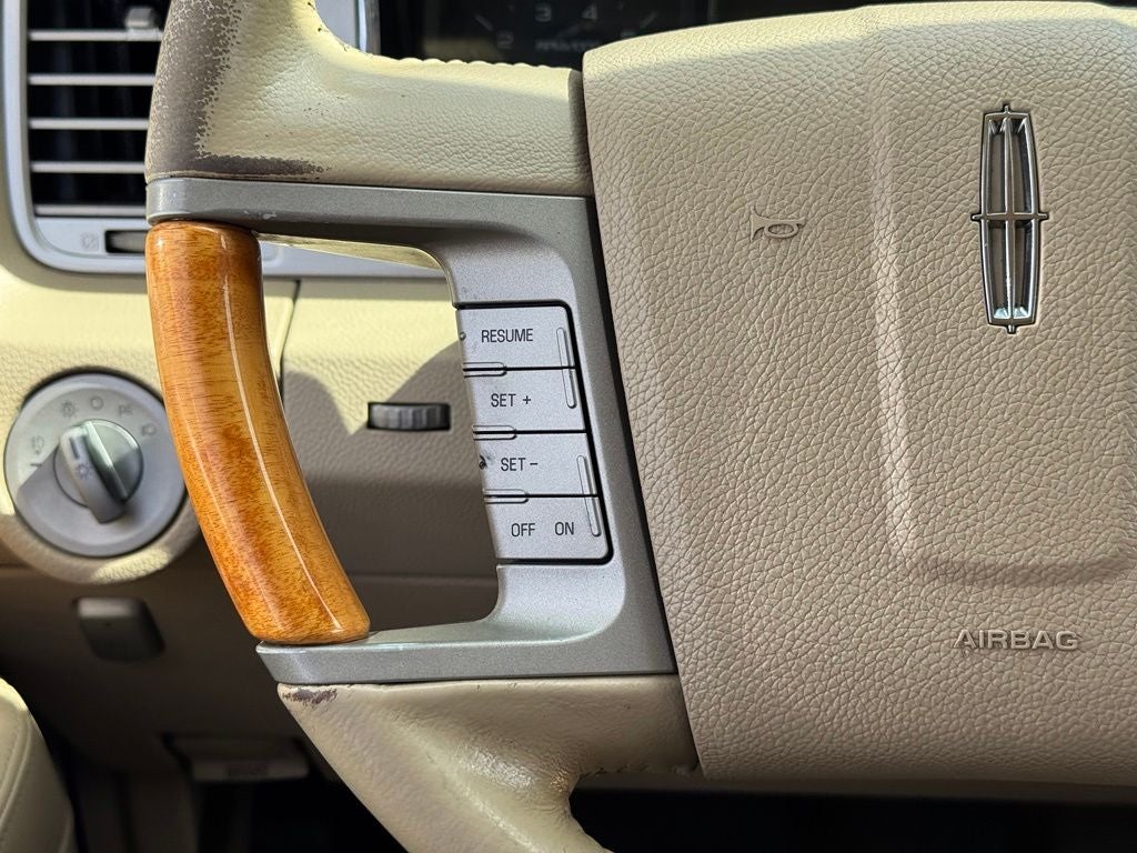 2010 Lincoln Navigator L Base