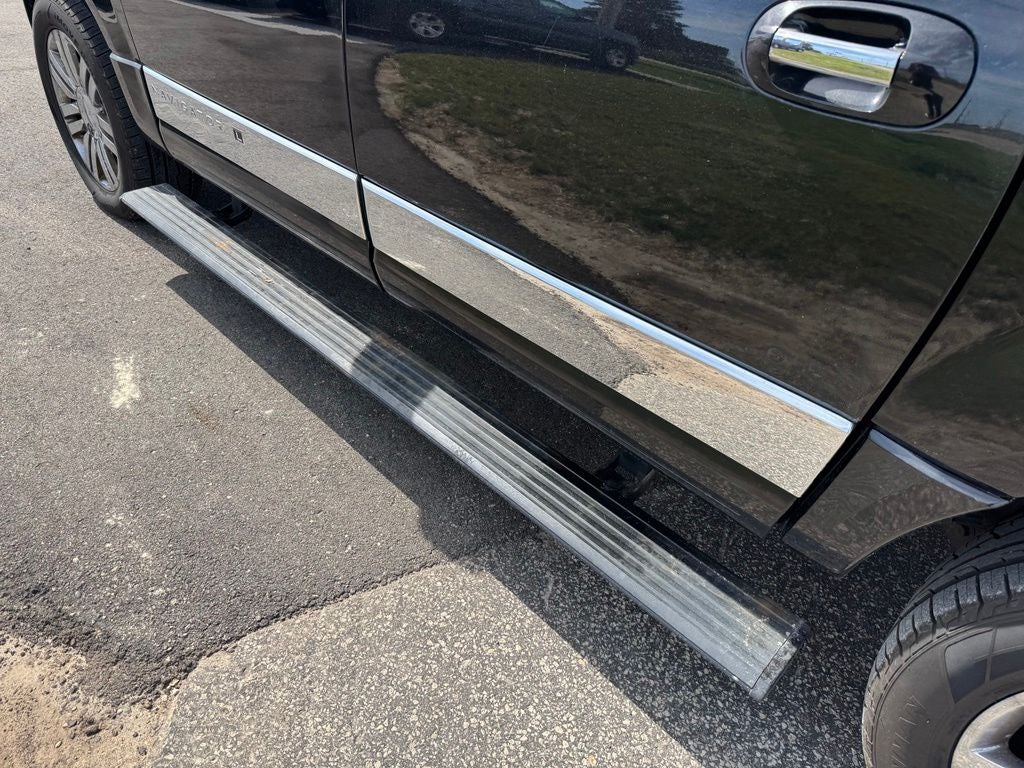 2010 Lincoln Navigator L Base