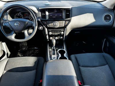 2018 Nissan Pathfinder SV