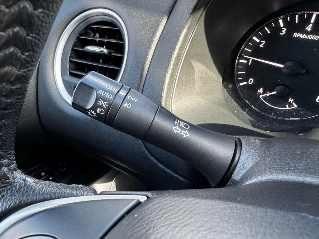 2018 Nissan Pathfinder SV