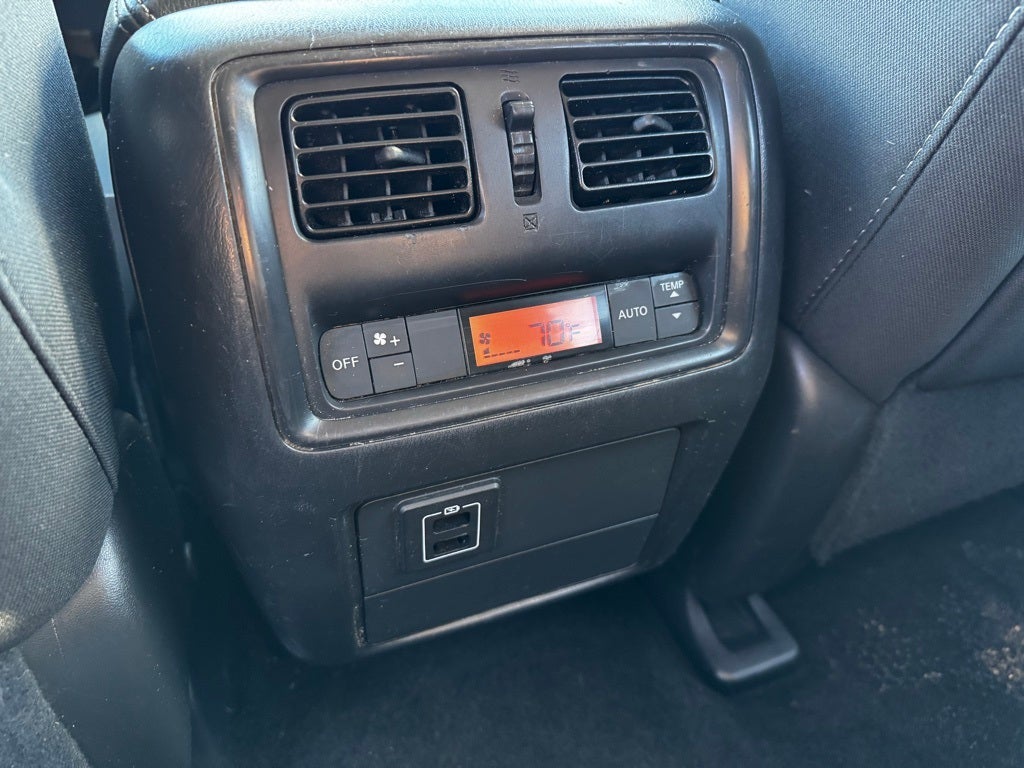 2018 Nissan Pathfinder SV