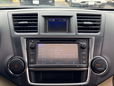 2013 Toyota Highlander SE