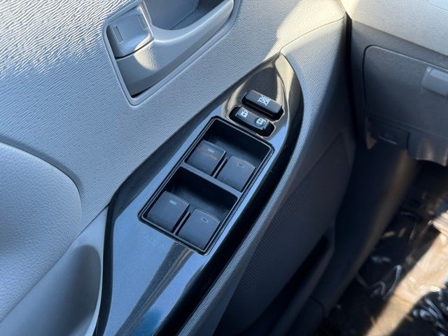 2013 Toyota Sienna LE 8 Passenger