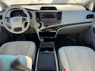 2013 Toyota Sienna LE 8 Passenger