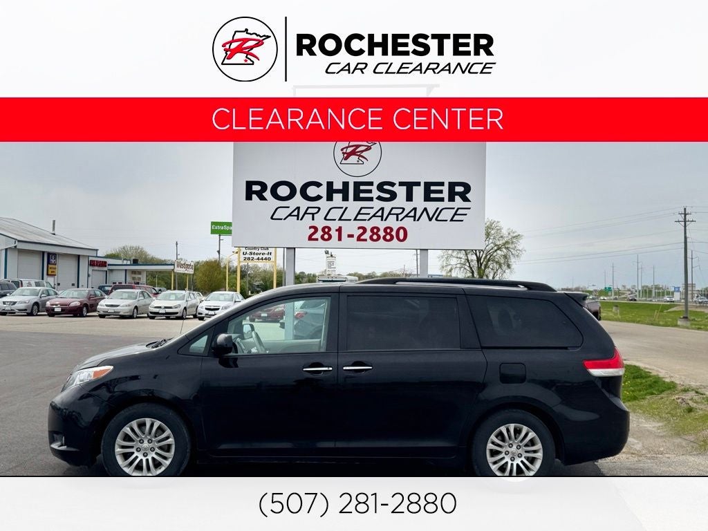 2014 Toyota Sienna XLE 8 Passenger