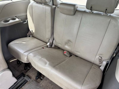 2014 Toyota Sienna XLE 8 Passenger