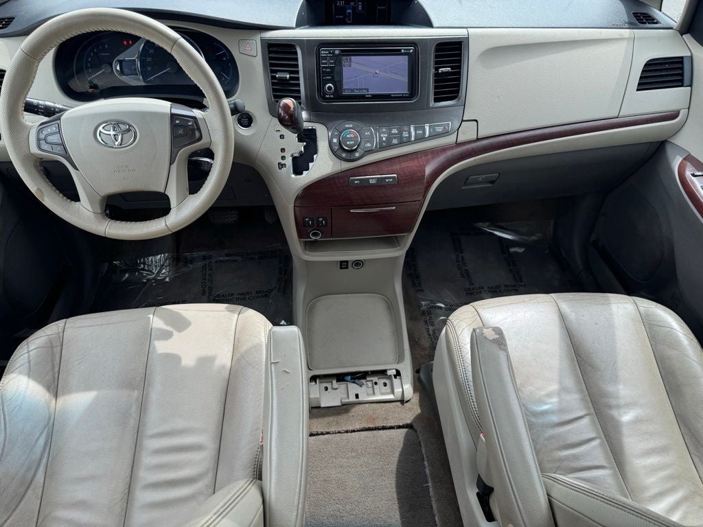 2014 Toyota Sienna XLE 8 Passenger